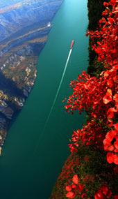 Autumn charm of Three Gorges