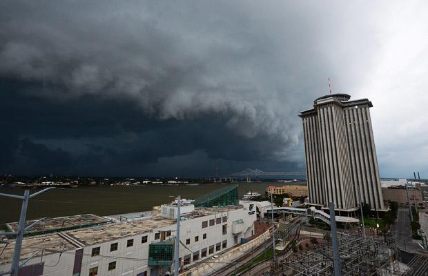 Take a look at the photos of extreme weather taken by famous American photographer Jim Reed. [Guangming Daily] 