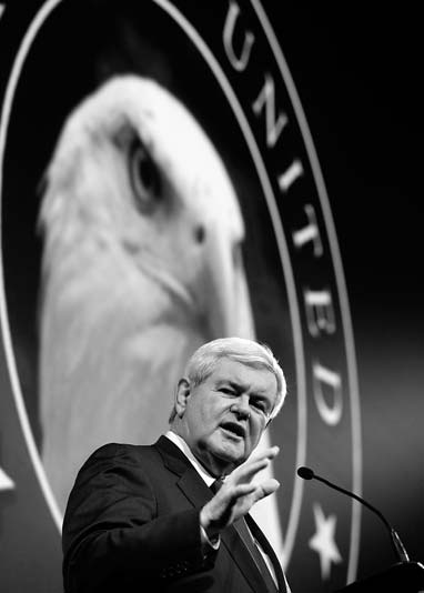 Gingrich takes center stage in Iowa