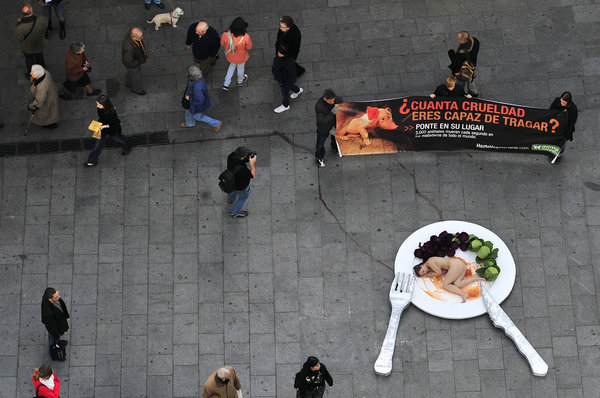 Animal rights activists serve up their message