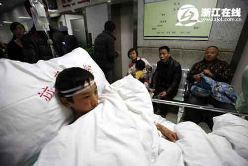School bus collision injures 18 students in Zhejiang