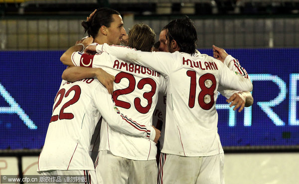 Ibrahimovic Zlatan of Milan celebrates scoring with teammates during the Serie A match between Cagliari Calcio and AC Milan at Stadio Sant'Elia on December 20, 2011 in Cagliari, Italy.