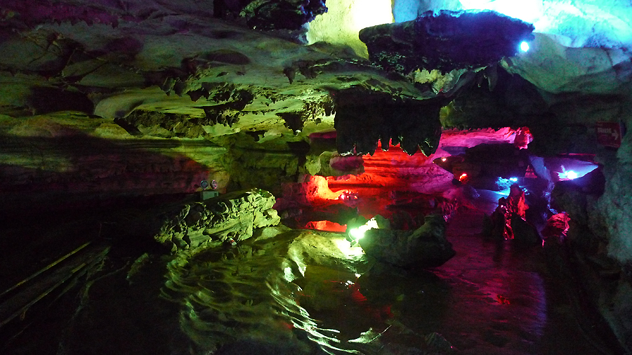 Muli Cave Scenic Spot is located in the Jintang Mountain, southwest of Yixing City, Jiangsu Province. Being one of the key attractions around Taihu Lake, and one of the 10 best attractions in Yixing, it is famous for the beautiful scenery, rockery stones, pottery arts and especially the Muli Cave. The cave is known as a full-filled-reviving karst cave. [Photo by Xu Lin / China.org.cn]