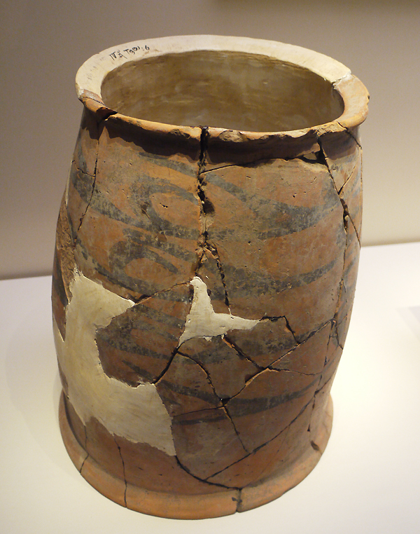 Painted Cylindrical Pottery Vessel, Hongshan Culture (c. 4700-2900 BC), unearthed at Niuheliang, Lingyuan, Liaoning Province, 1988. It is exhibited in the section of Life and Production in Neolithic China, an exhibition of Ancient China in the National Museum of China. [Photo by Xu Lin / China.org.cn]