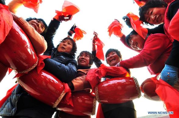 Waist drum dance greets New Year in Shandong
