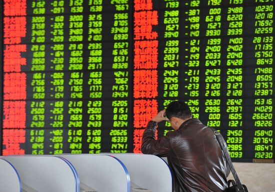 A China Securities Journal survey found that 86.6 percent of investors were 'very dissatisfied' with the stock market. [File photo]