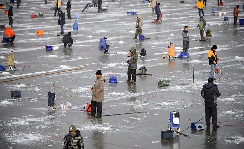 National ice fishing contest kicks off in Yinchuan