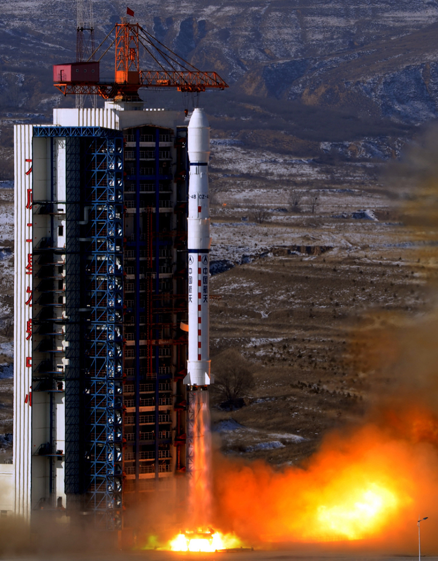 China successfully launched the Ziyuan III satellite Monday from the Taiyuan Satellite Launch Center in northern Shanxi Province. [Xinhua photo] 