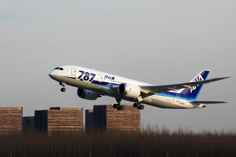 Beijing int&apos;l airport receives 1st Boeing 787 Dreamliner aircraft