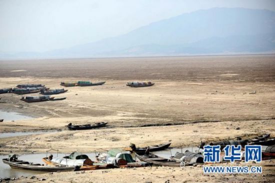 Poyang Lake in Jiangxi Province is suffering a severe drought since the beginning of this year. [Xinhua]
