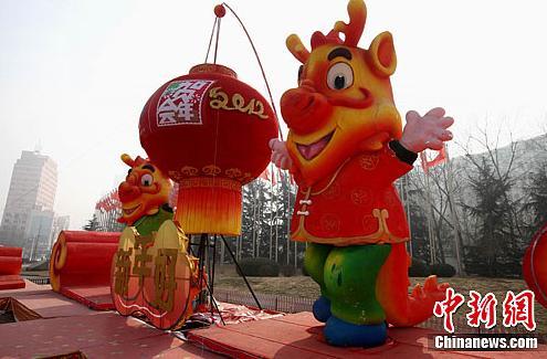 Spring Festival atmosphere spreads all over Qingdao