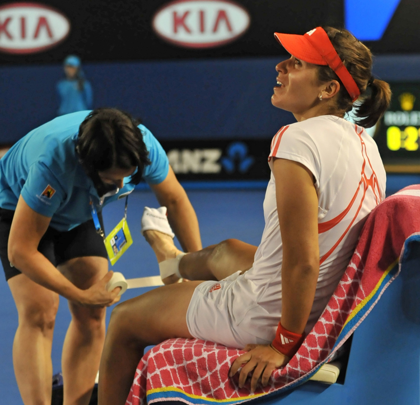 At the Australian Open in Melbourne on Jan. 20, 2012, Li Na was leading 2-0 in the first set and on her serve in the third game when 26th-seeded Spaniard Anabel Medina Garrigues sprained her ankle after returning a ball. Li Na made into the fourth round. 