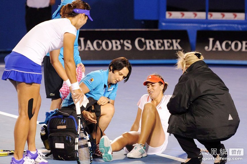 At the Australian Open in Melbourne on Jan. 20, 2012, Li Na was leading 2-0 in the first set and on her serve in the third game when 26th-seeded Spaniard Anabel Medina Garrigues sprained her ankle after returning a ball. Li Na made into the fourth round. 