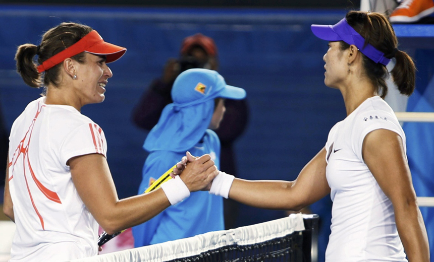 At the Australian Open in Melbourne on Jan. 20, 2012, Li Na was leading 2-0 in the first set and on her serve in the third game when 26th-seeded Spaniard Anabel Medina Garrigues sprained her ankle after returning a ball. Li Na made into the fourth round. 