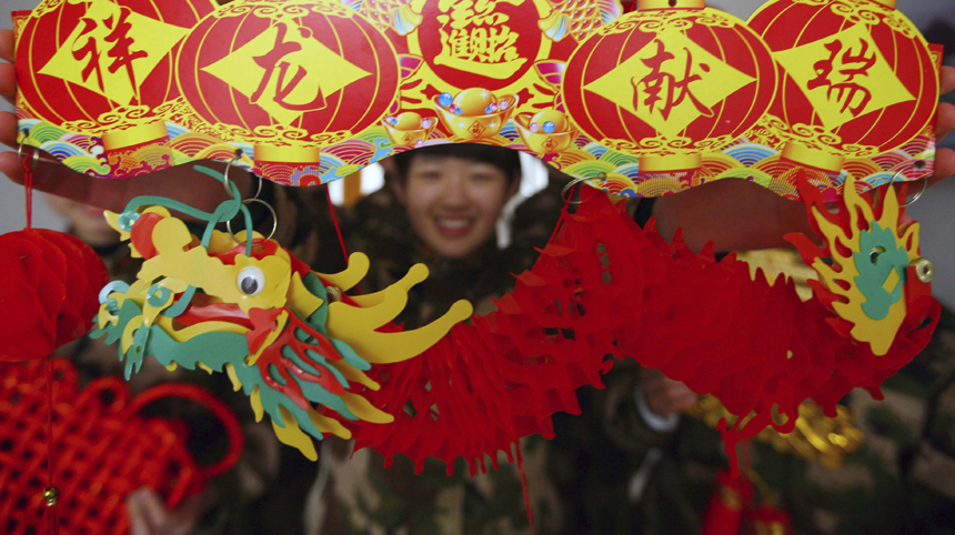 People celebrate the Spring Festival in Jiangsu Province on Jan. 22 in Nanjing, Jiangsu Province. [Xinhua photo] 