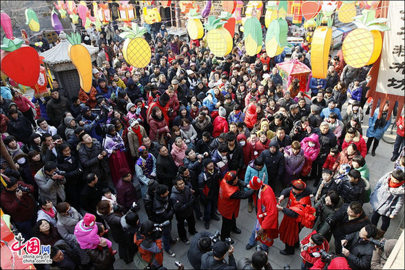 Foreigners celebrate Chinese Spring Festival