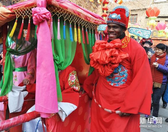 Foreigners celebrate Chinese Spring Festival