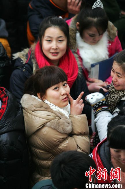 Art major applicants register for exam in Shandong