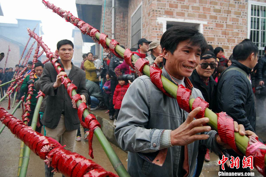 People celebrate the Lantern Festival in Ningdu, Jiangxi Province. Monday, the fifteenth day of the first lunar month, is China's traditional Lantern Festival. And the festive atmosphere builds across the country. 