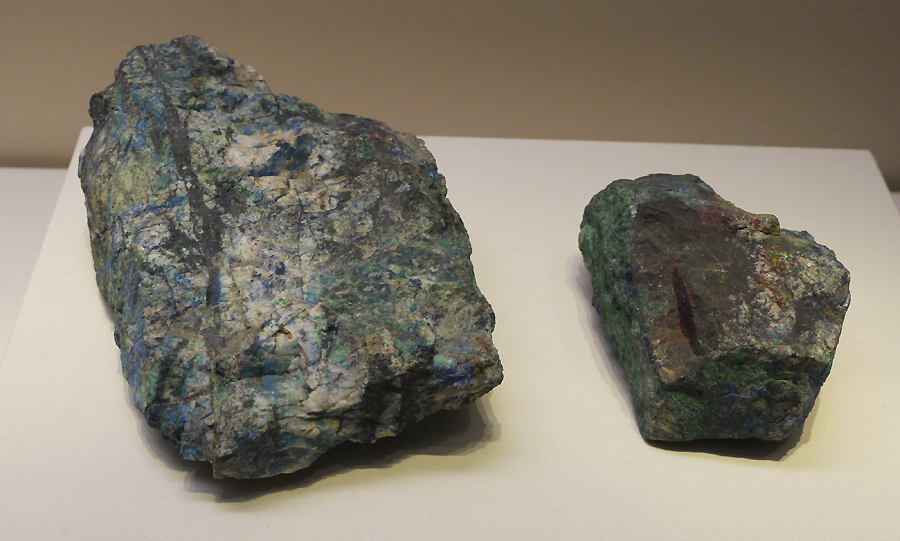 Malachite (sample), a copper carbonate mineral. It is exhibited in the section of Exhibition on life, production in Xia, Shang and Western Zhou Dynasties, an exhibition of Ancient China in the National Museum of China. [Photo by Xu Lin / China.org.cn]