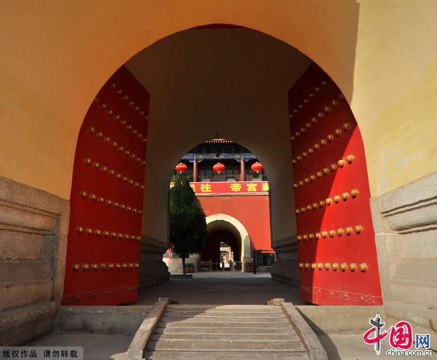 Xiyue Temple is located at the foot of the Huashan mountains in northwest China's Shaanxi province. The temple used to be a place where the emperors worship the god of the Huashan Mountains. The temple, which was named 'the Forbidden City of Shaanxi', covers an area of 120,000 square meters. It is also the biggest and the oldest temple among all the temples in the five great mountains in China. [China.org.cn] 