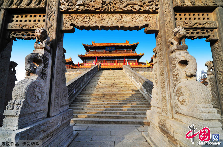 Xiyue Temple is located at the foot of the Huashan mountains in northwest China's Shaanxi province. The temple used to be a place where the emperors worship the god of the Huashan Mountains. The temple, which was named 'the Forbidden City of Shaanxi', covers an area of 120,000 square meters. It is also the biggest and the oldest temple among all the temples in the five great mountains in China. [China.org.cn] 