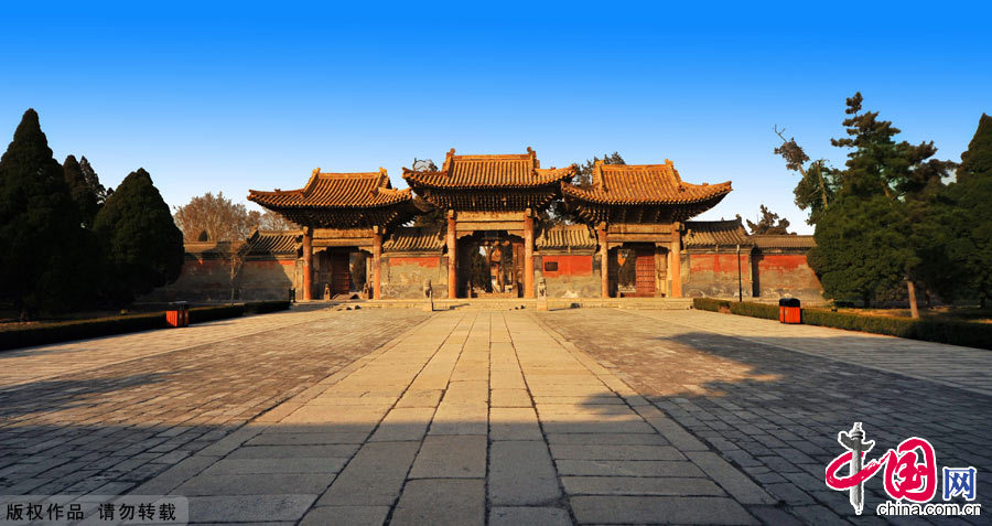 Xiyue Temple is located at the foot of the Huashan mountains in northwest China's Shaanxi province. The temple used to be a place where the emperors worship the god of the Huashan Mountains. The temple, which was named 'the Forbidden City of Shaanxi', covers an area of 120,000 square meters. It is also the biggest and the oldest temple among all the temples in the five great mountains in China. [China.org.cn] 