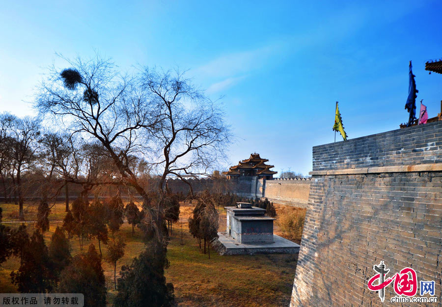 Xiyue Temple is located at the foot of the Huashan mountains in northwest China's Shaanxi province. The temple used to be a place where the emperors worship the god of the Huashan Mountains. The temple, which was named 'the Forbidden City of Shaanxi', covers an area of 120,000 square meters. It is also the biggest and the oldest temple among all the temples in the five great mountains in China. [China.org.cn] 