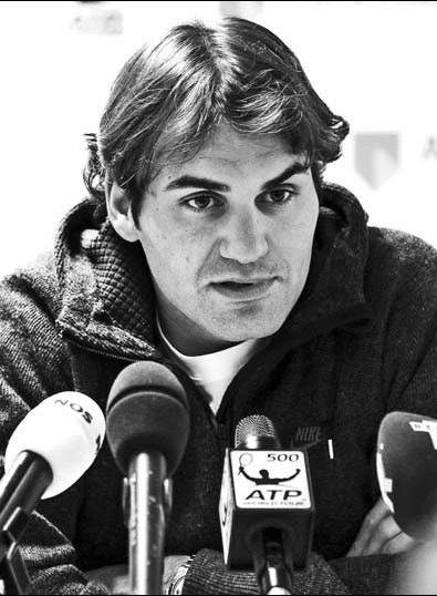 Federer forgets davis cup woes