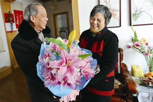 Li's proposal to form a family with Zhao was recently accepted, with the blessings from their children.