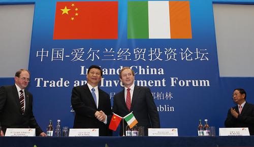 Chinese Vice President Xi Jinping and Irish Prime Minister Enda Kenny attended Ireland and China Trade and Investment Forum in Dublin on Feb. 20, 2012.[Xinhua] 