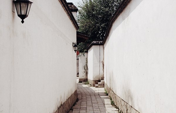 One of the many narrow pedestrian lanes at the Three Workshops and Seven Lanes site in Fuzhou. [Photo: Agencies] 