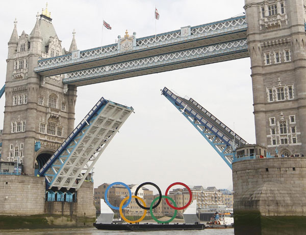 London puts rings on Thames to mark 150 days to go