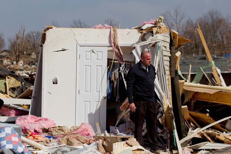 Severe storms and tornadoes struck the Southern Illinois town of Harrisburg early Wednesday morning. [Agencies]