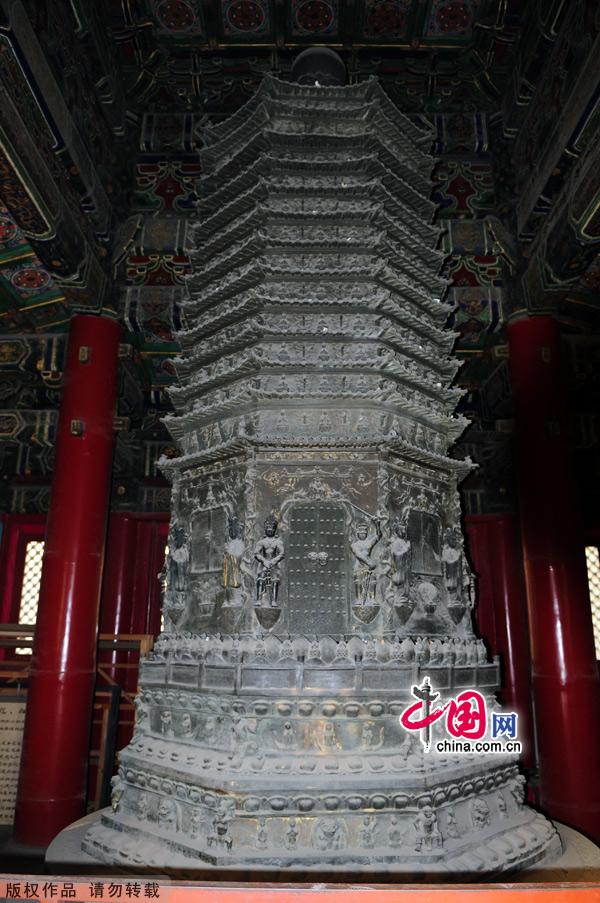 Wanshou Temple (the Temple of Longevity) was built in 1577 under the reign of Wanli Emperor of the Ming dynasty to store Buddhist scriptures in Chinese. It gradually became a temporary imperial dweling and a place of birthday celebration for the imperial family during the Ming and Qing Dynasties.