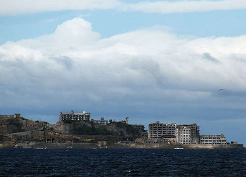 Gunkanjima: Japan (Source: gmw.com.cn) 