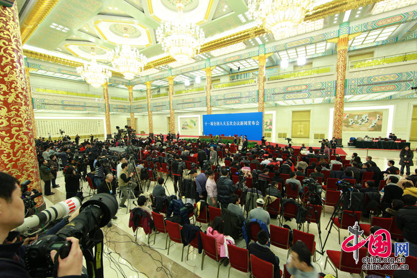 The Fifth Session of the 11th National People's Congress (NPC) holds a press conference Sunday in the Great Hall of the People on the schedule of the session and issues related to the work of the NPC ahead of the session's opening on March 5. Li Zhaoxing, spokesman for the Fifth Session of the 11th NPC, answers questions from journalists during the press conference. 