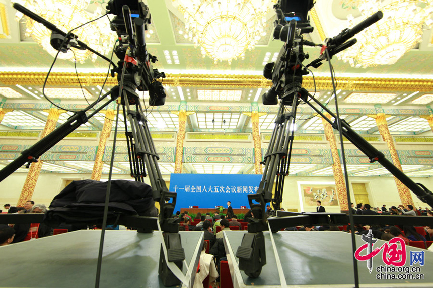 The Fifth Session of the 11th National People's Congress (NPC) holds a press conference Sunday in the Great Hall of the People on the schedule of the session and issues related to the work of the NPC ahead of the session's opening on March 5. Li Zhaoxing, spokesman for the Fifth Session of the 11th NPC, answers questions from journalists during the press conference. 