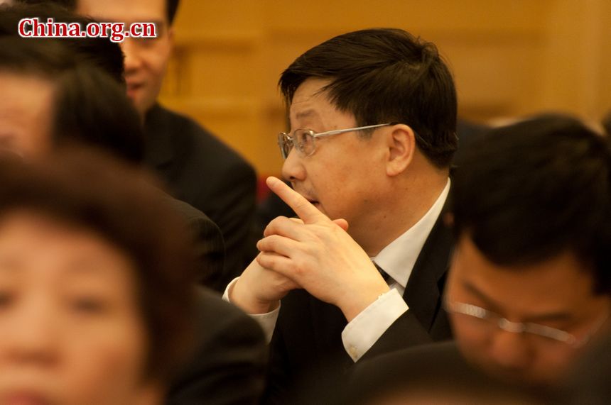 Guo Rong, President of Yangzhou Univeristy attends the all-member panel discussion session on Wednesday afternoon at the Jiangsu Hall in the Great Hall of the People, Beijing, China. [China.org.cn]