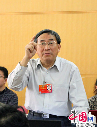 Ge JianXiong, from Shanghai's Fudan University, demanded that the Ministry of Education apologize for the English test leak in the 2012 national entrance examinations for postgraduate studies. [China.org.cn] 