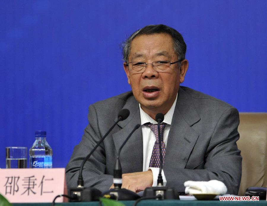 Shao Bingren, a member of the 11th National Committee of the Chinese People's Political Consultative Conference (CPPCC), speaks during a news conference of the Fifth Session of the 11th CPPCC National Committee on the utilization of new energy and clean energy in Beijing, capital of China, March 10, 2012. (Xinhua/Wang Peng) 