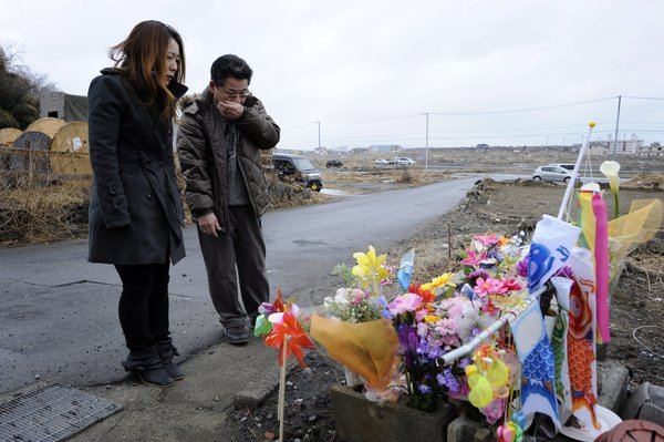 Japan is marking the first anniversary of the devastating earthquake and tsunami which struck the north-eastern coast, killing 25,000. The magnitude 9.0 quake also triggered a serious nuclear accident at the Fukushima Daiichi nuclear plant. [Sina.com] 