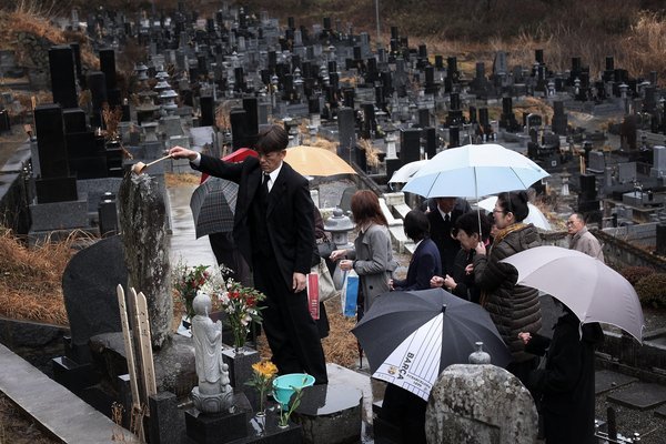 Japan is marking the first anniversary of the devastating earthquake and tsunami which struck the north-eastern coast, killing 25,000. The magnitude 9.0 quake also triggered a serious nuclear accident at the Fukushima Daiichi nuclear plant. [Sina.com]
