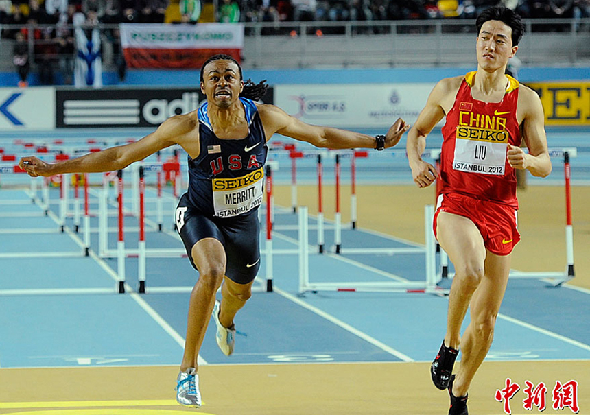 Aries Merritt from the United States stunned Chinese ace hurdler Liu Xiang to win the men's 60m hurdles here on Sunday at the IAAF world indoor championships, clocking 7.44 seconds. Liu Xiang took the second in 7.49 seconds.