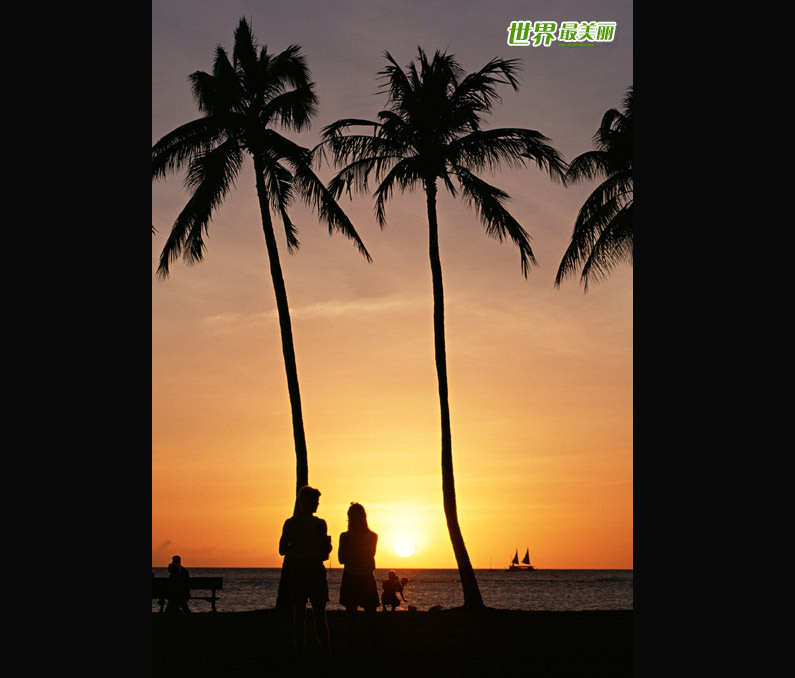 Located to the southeast of Sanya, Yalong Bay is a 7.5-km crescent-shaped bay. Also known as the Yalong Bay National Resort, it is one of the most famous scenic spots in Hainan Province.Visitors are attracted by its crystal blue sea, warm sand beaches and endless rolling hills. Its clean sea waters make it a nice place for diving. There are various kinds of tropical fishes. It is an ideal place for relaxation, water sports and scuba-diving.