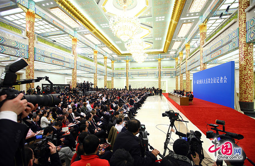 Chinese Premier Wen Jiabao meets the press after the closing meeting of the Fifth Session of the 11th National People's Congress (NPC) at the Great Hall of the People in Beijing, March 14, 2011. 