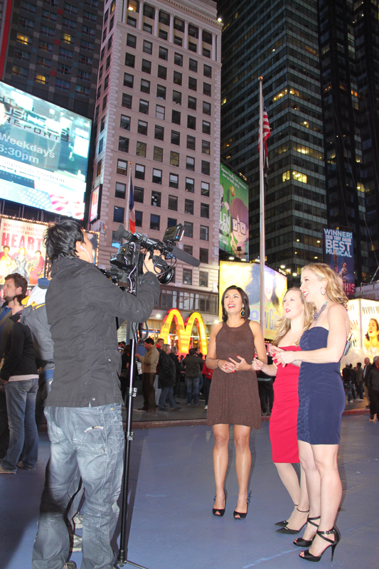 Times Square is a major commercial intersection in Midtown Manhattan, New York City, United States, at the junction of Broadway and Seventh Avenue and stretching from West 42nd to West 47th Streets. [Photo by Li Xiaohua/ China.org.cn]