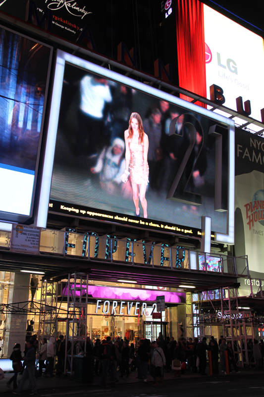 Times Square is a major commercial intersection in Midtown Manhattan, New York City, United States, at the junction of Broadway and Seventh Avenue and stretching from West 42nd to West 47th Streets. [Photo by Li Xiaohua/ China.org.cn]