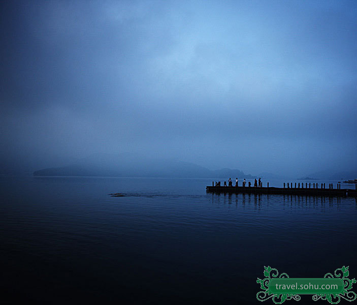 Sun Moon Lake, the only natural lake on the island of Taiwan, is praised as the heart of Taiwan, not only because its central geographic location, but also for its role as home to five major hydropower plants which provide electricity for the rest of the island, just like the blood sent from a person's heart to other parts of the body.The Sun Moon Lake scenic area is also a favorite weekend holiday destination for local people. There are many restaurants and hotels by the shores of the lake.