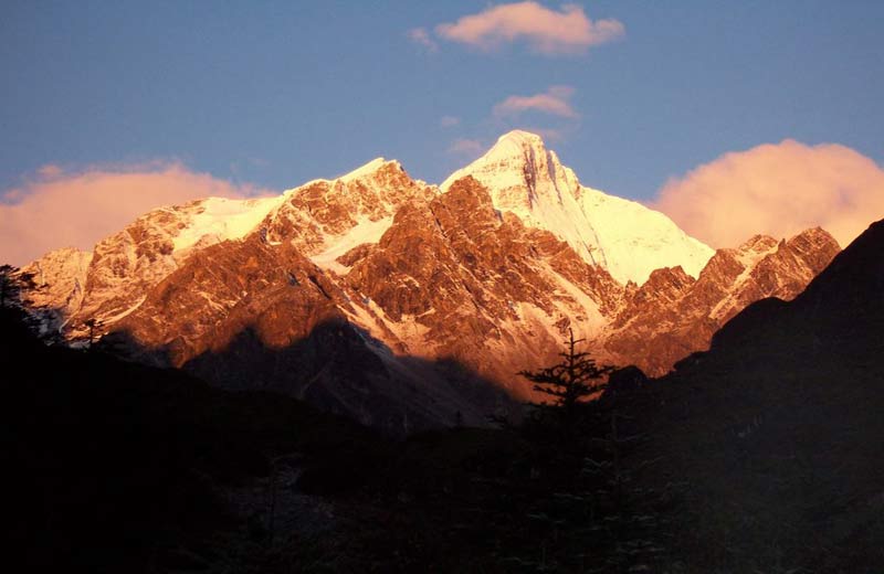  Gongga Mountain. (Photo: xinhuanet.com) 